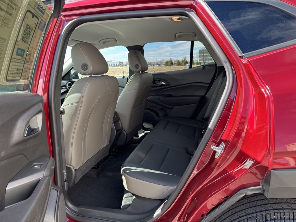 Used 2024 Chevrolet Trax ACTIV w/ Driver Confidence Package image 36