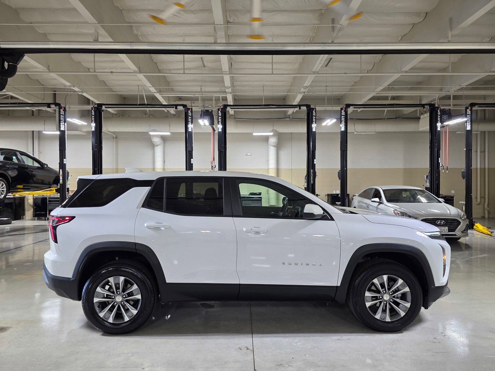 Used 2025 Chevrolet Equinox LT image 8