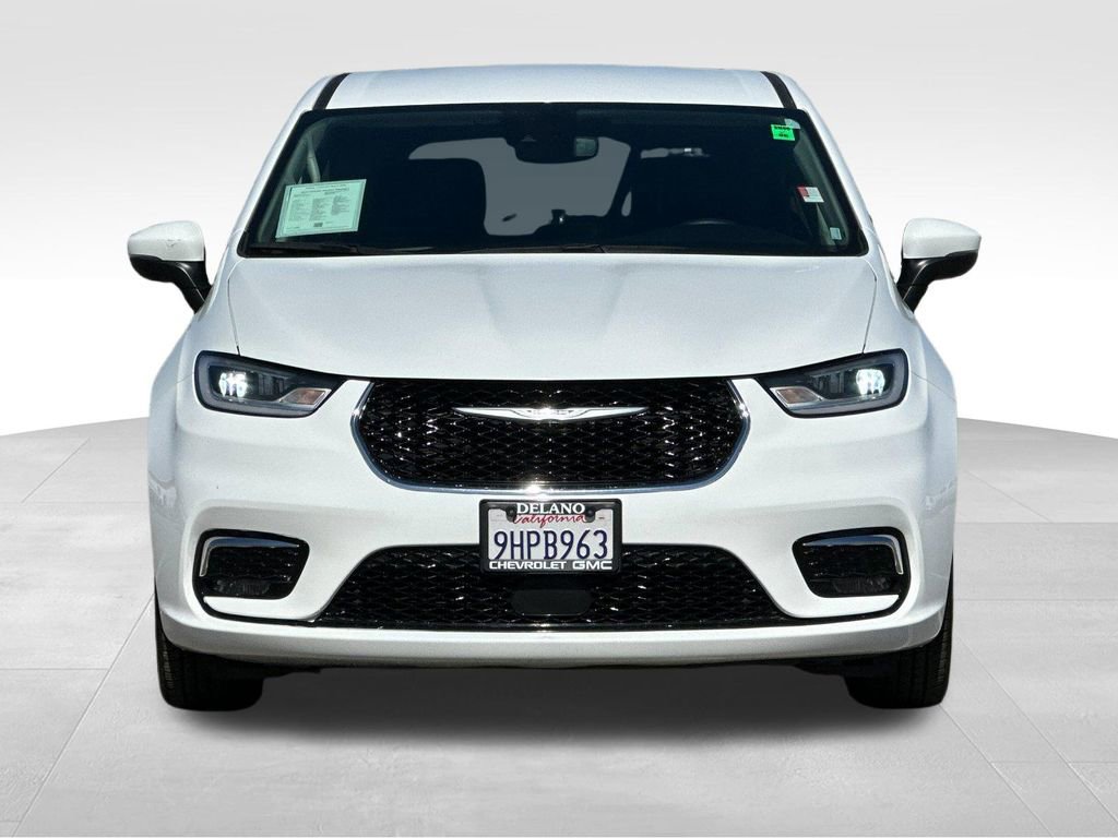 Used 2023 Chrysler Pacifica Touring-L image 8