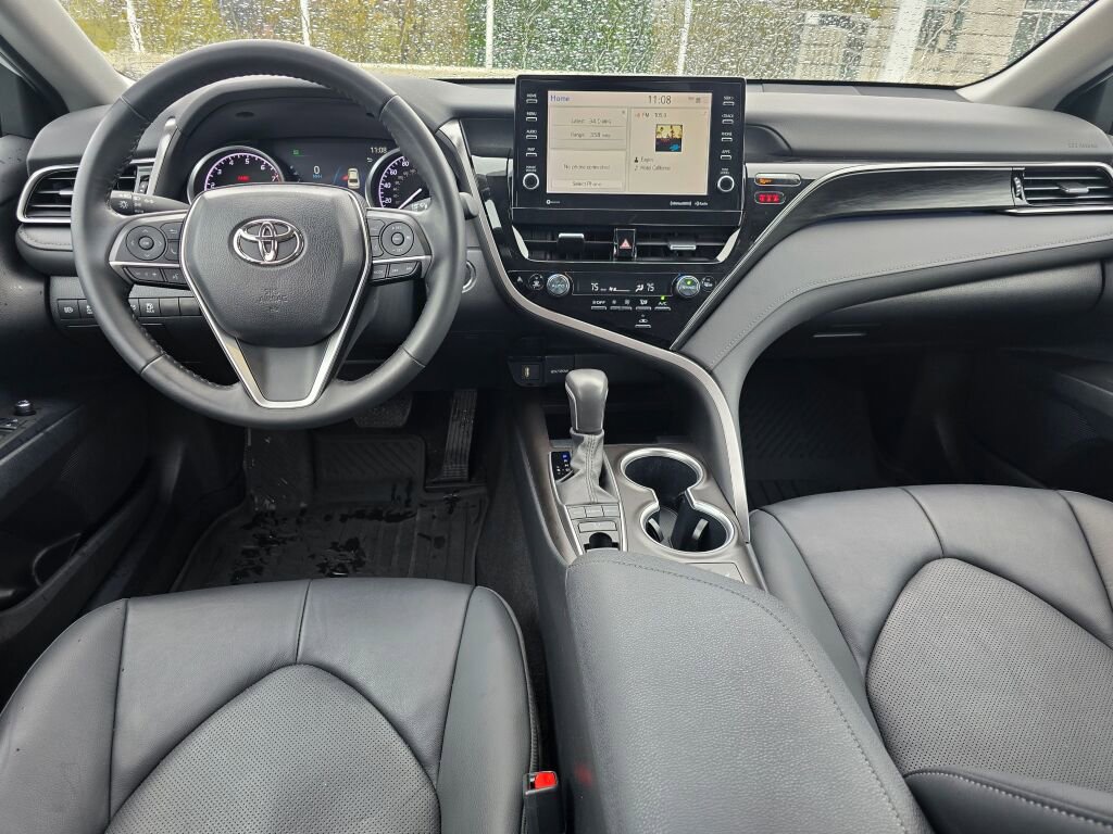 Used 2024 Toyota Camry XLE FWD image 18
