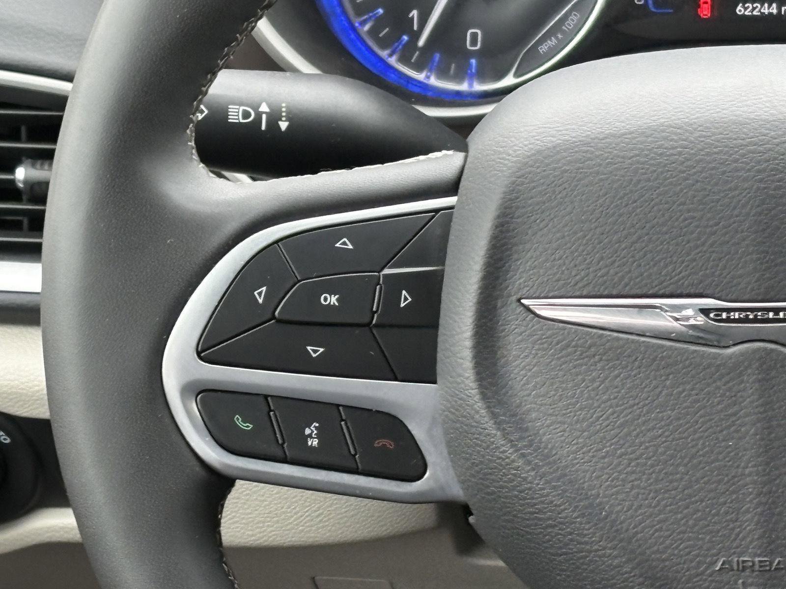 Used 2023 Chrysler Voyager LX image 10