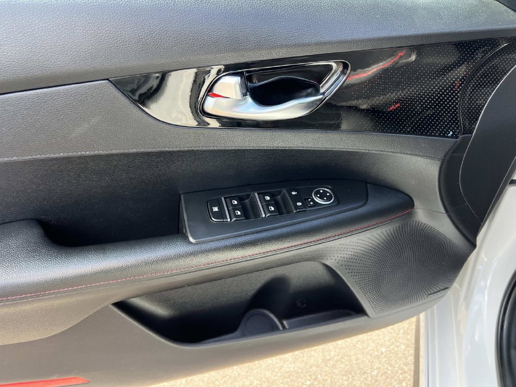 Used 2022 Kia Forte GT w/ GT2 Package FWD image 16