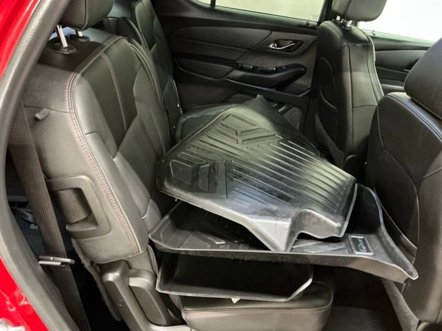 Used 2023 Chevrolet Traverse RS FWD image 18