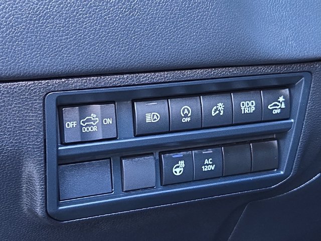Used 2024 Toyota Tundra Limited AWD/4WD image 19