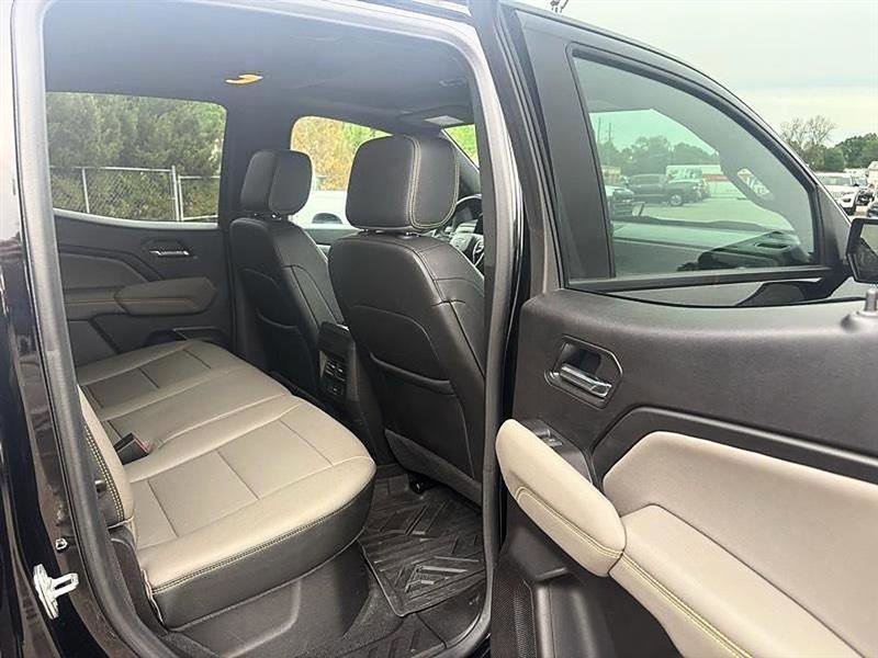 Used 2025 Chevrolet Colorado ZR2 w/ Technology Package AWD/4WD image 48