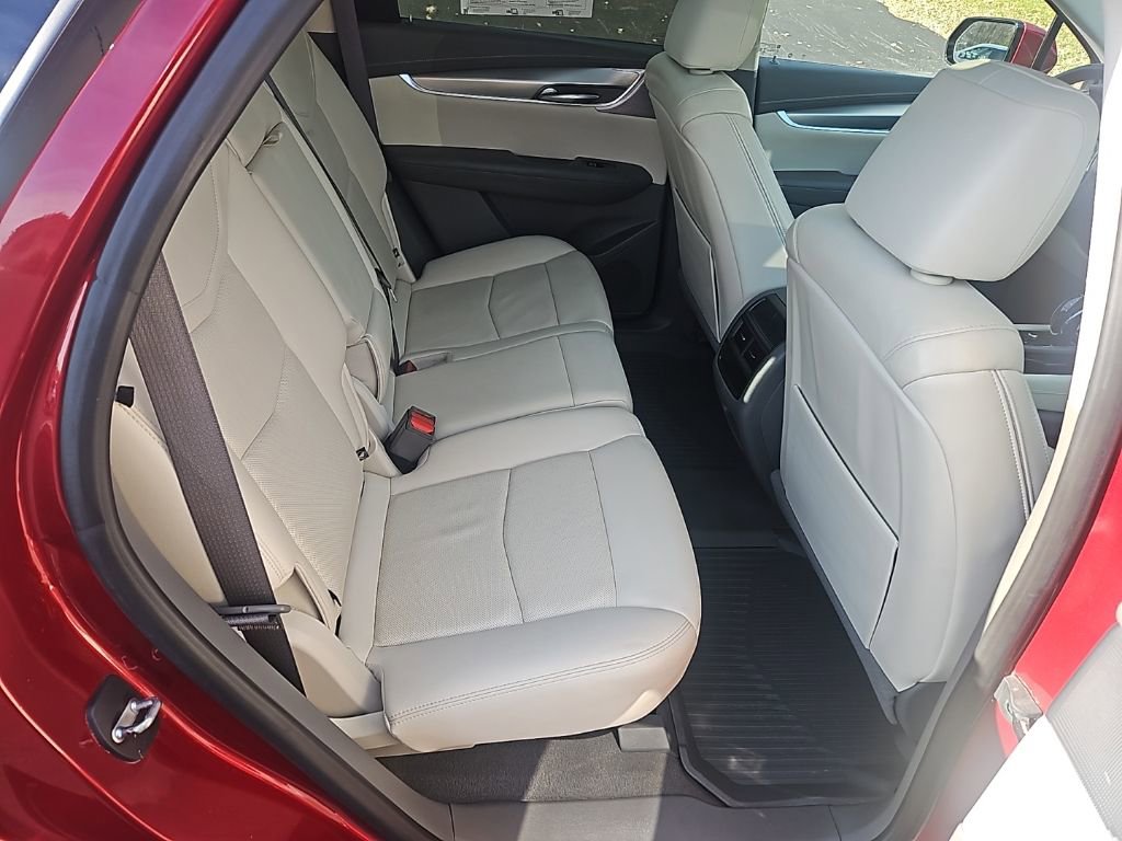 Used 2021 Cadillac XT5 Premium Luxury w/ LPO, Floor Liner Package image 4