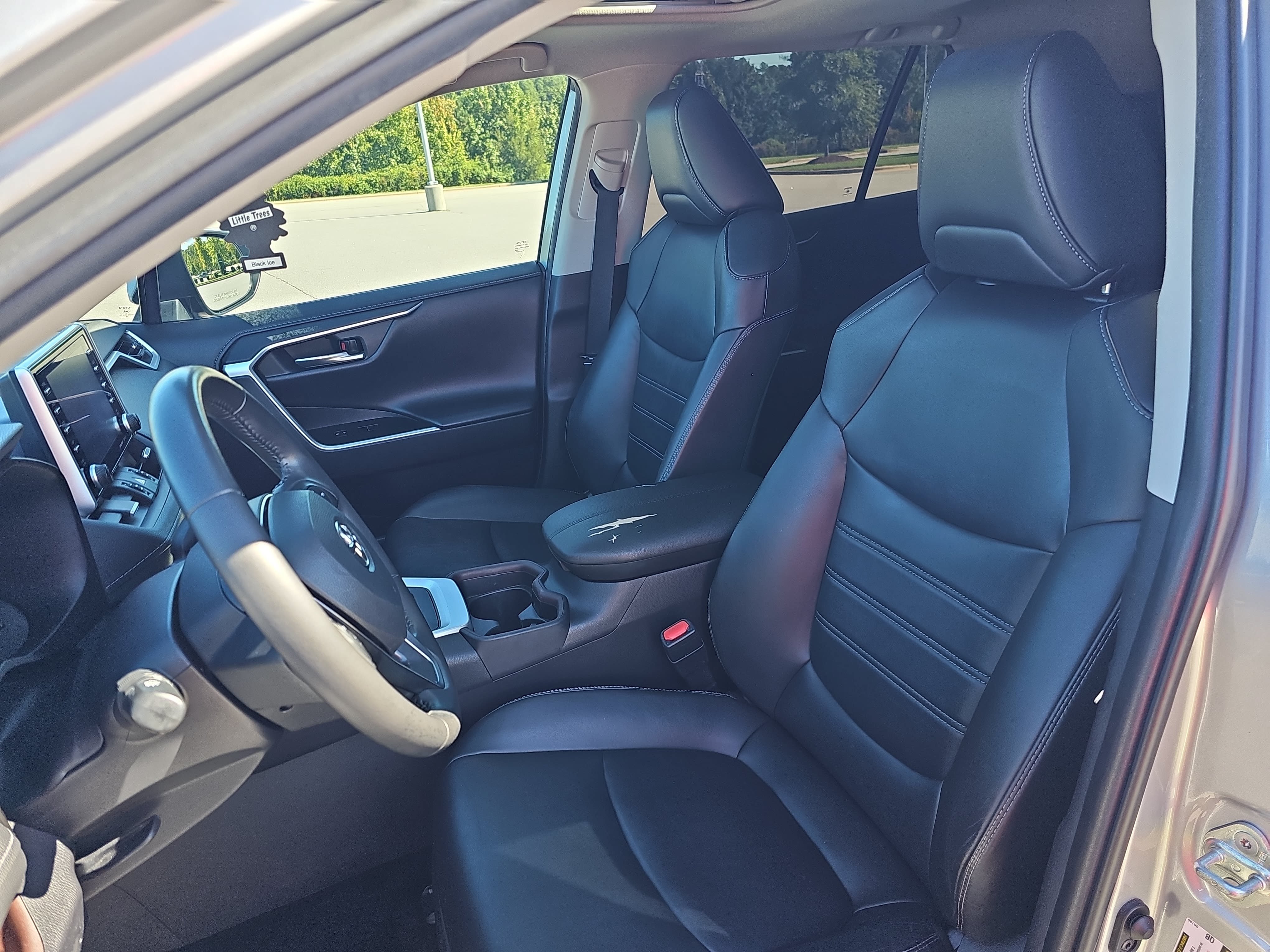 Used 2019 Toyota RAV4 Limited FWD image 16