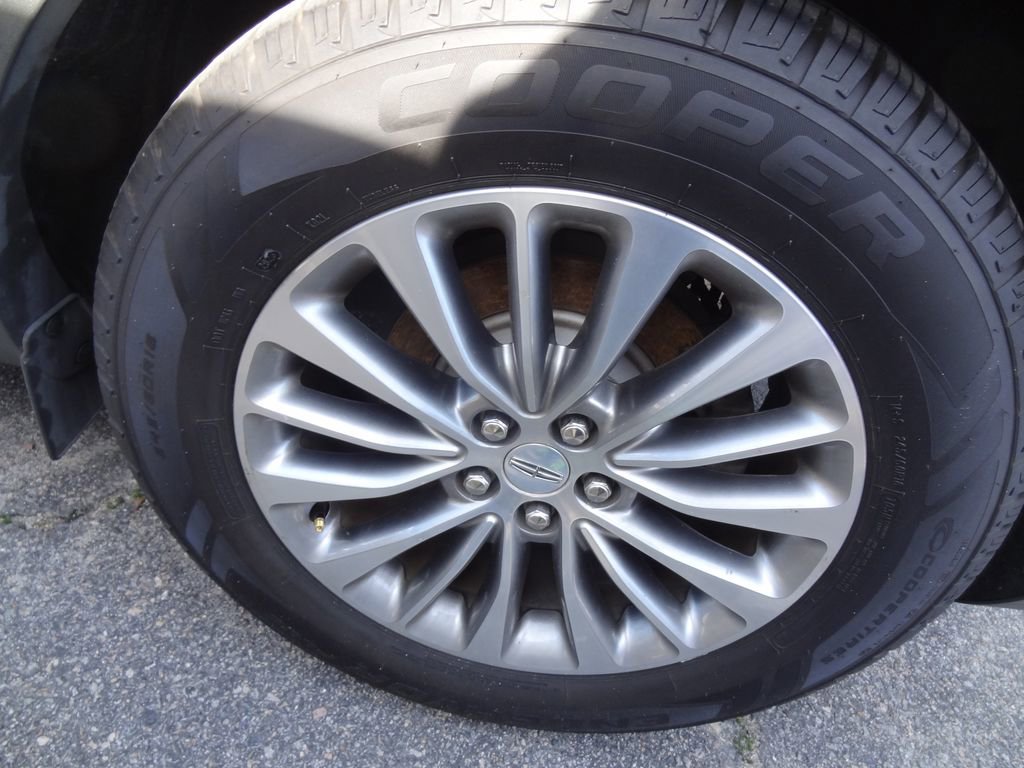 Used 2017 Lincoln MKX Select w/ Select Plus Package image 10