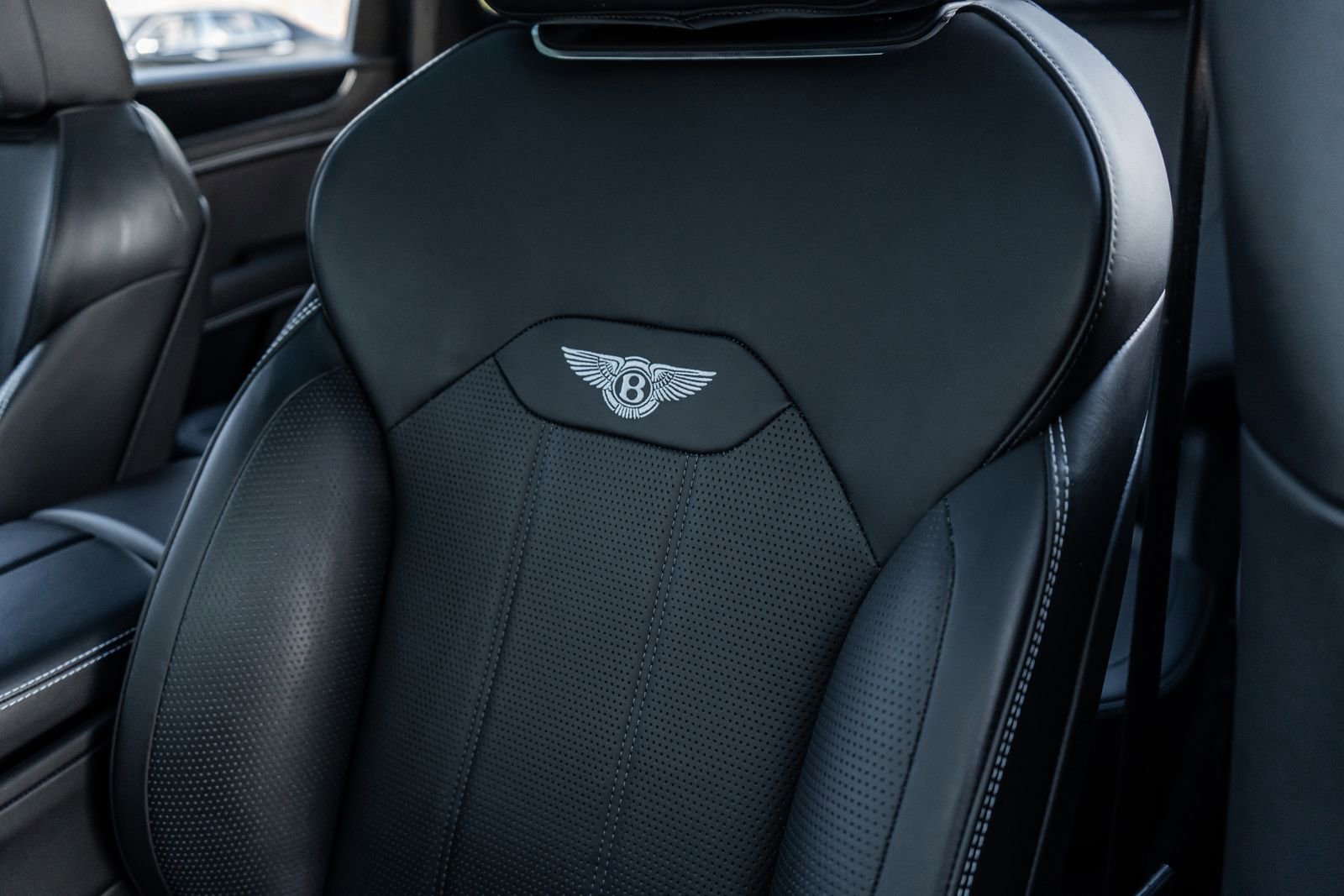 Certified 2022 Bentley Bentayga image 29