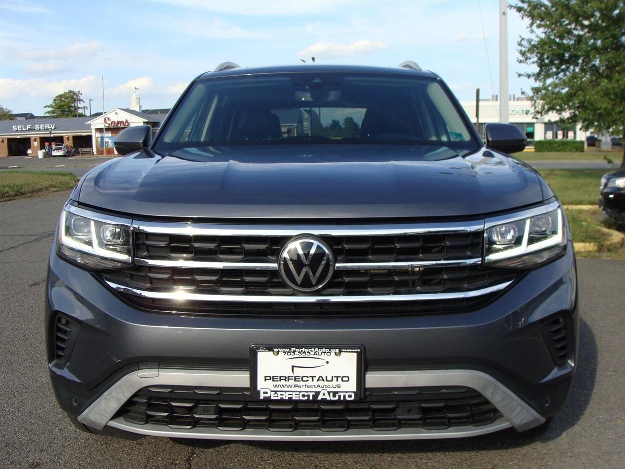 Used 2022 Volkswagen Atlas SEL AWD/4WD image 2