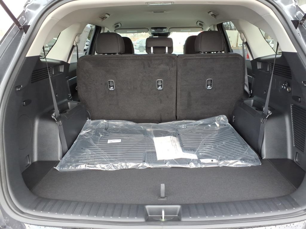 Certified 2026 Kia Sorento LX FWD image 11