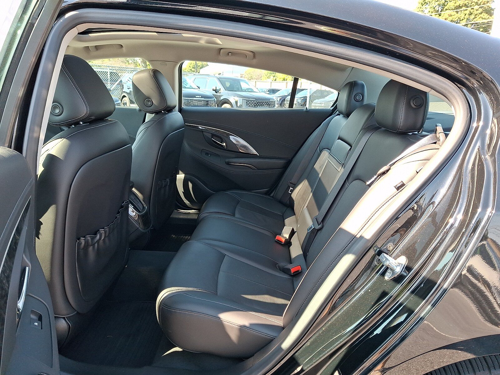Used 2016 Buick LaCrosse Premium w/ Driver Confidence Package #1 FWD image 11