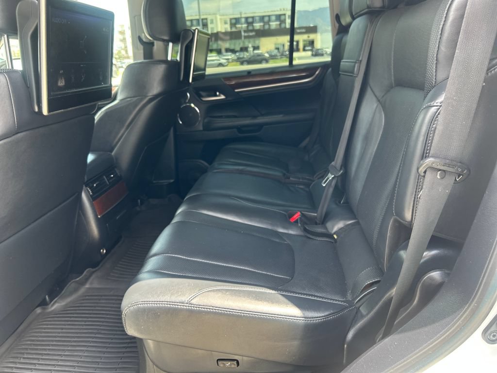 Used 2016 Lexus LX 570 4WD w/ Luxury Package image 29