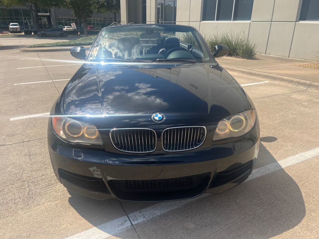 Used 2010 BMW 135i Convertible w/ Premium Pkg image 4