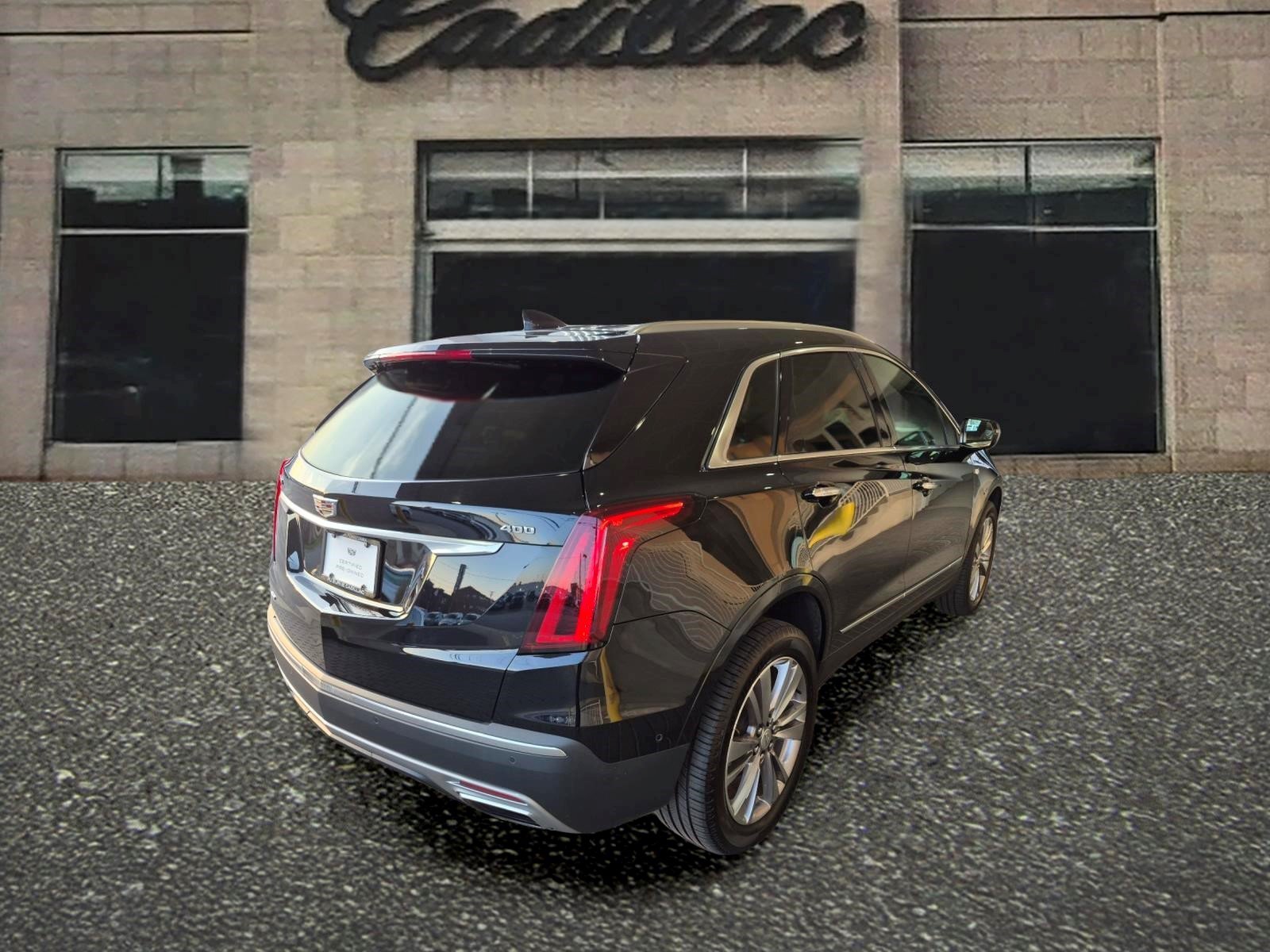 Certified 2023 Cadillac XT5 Premium Luxury w/ Technology Package AWD/4WD image 5