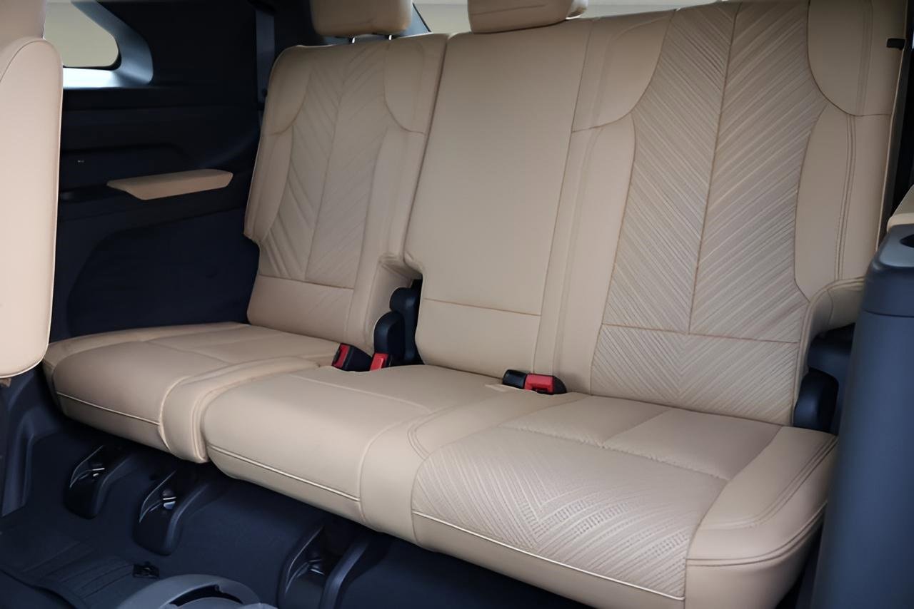 New 2025 Cadillac Escalade IQ Luxury 2 w/ LPO, Premium Carpet Package image 12