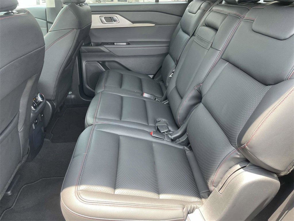 New 2025 Ford Explorer Active image 11