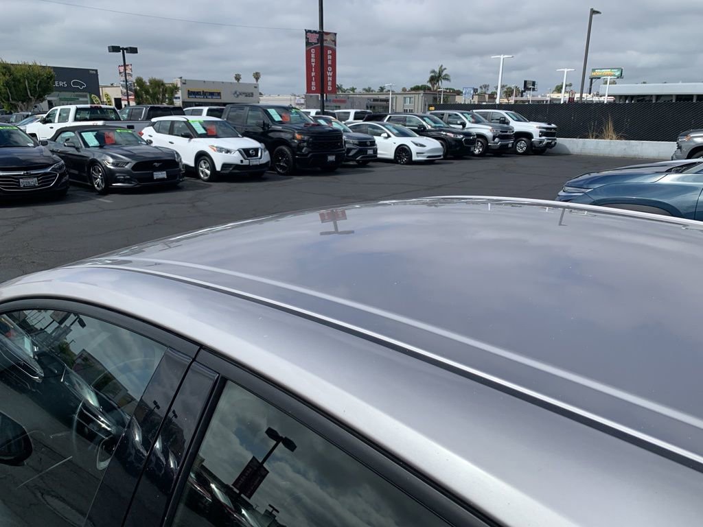 Used 2017 Toyota Prius Prime Advanced w/ Preferred Accessory Package image 14