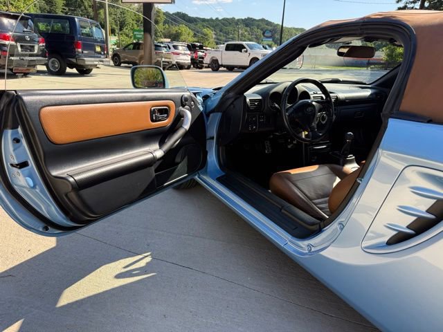 Used 2003 Toyota MR2 RWD image 15