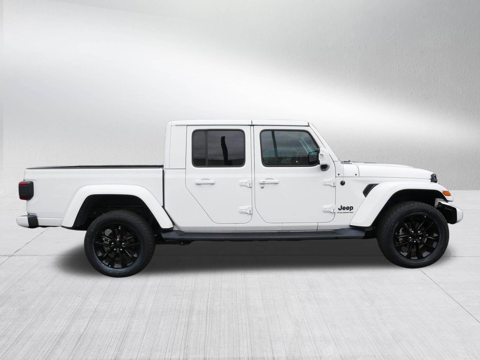 Used 2023 Jeep Gladiator Overland image 8