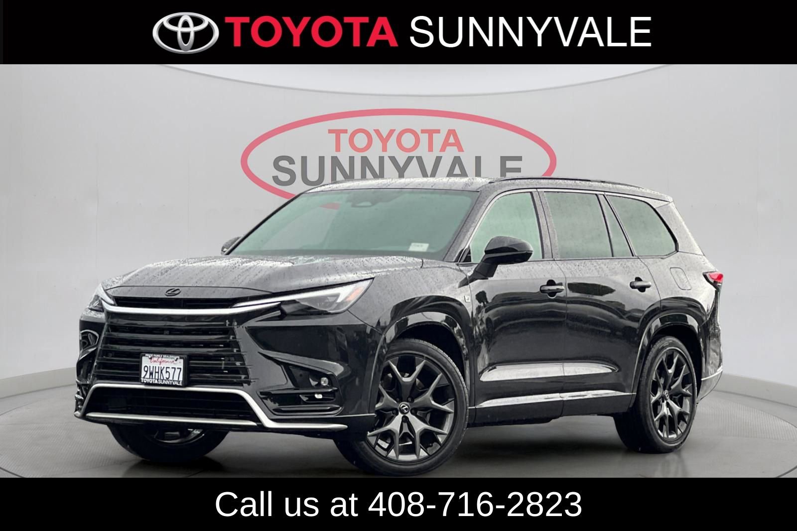 Used 2025 Lexus TX 500h AWD w/ Technology Package image 2