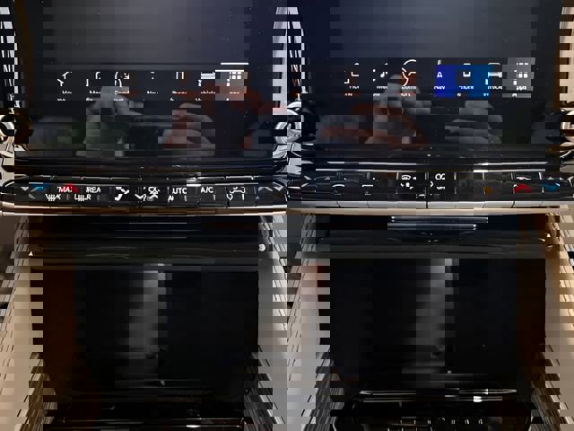 Used 2023 Jeep Wagoneer Series II w/ Flexible Seating Group image 38