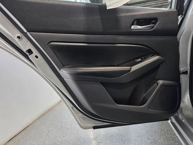Used 2025 Nissan Altima 2.5 SR w/ SR Premium Package FWD image 20
