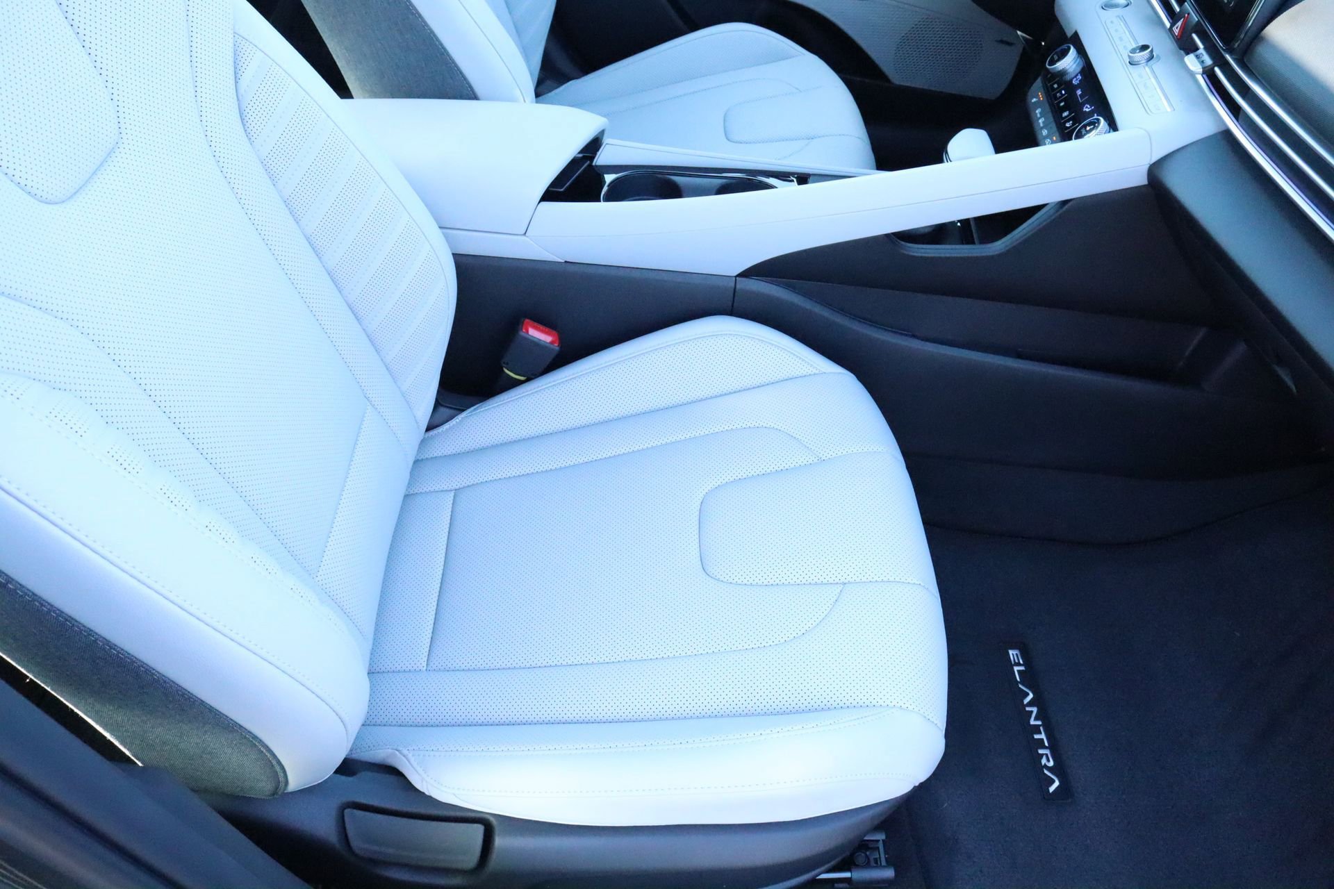 New 2026 Hyundai Elantra Limited image 20