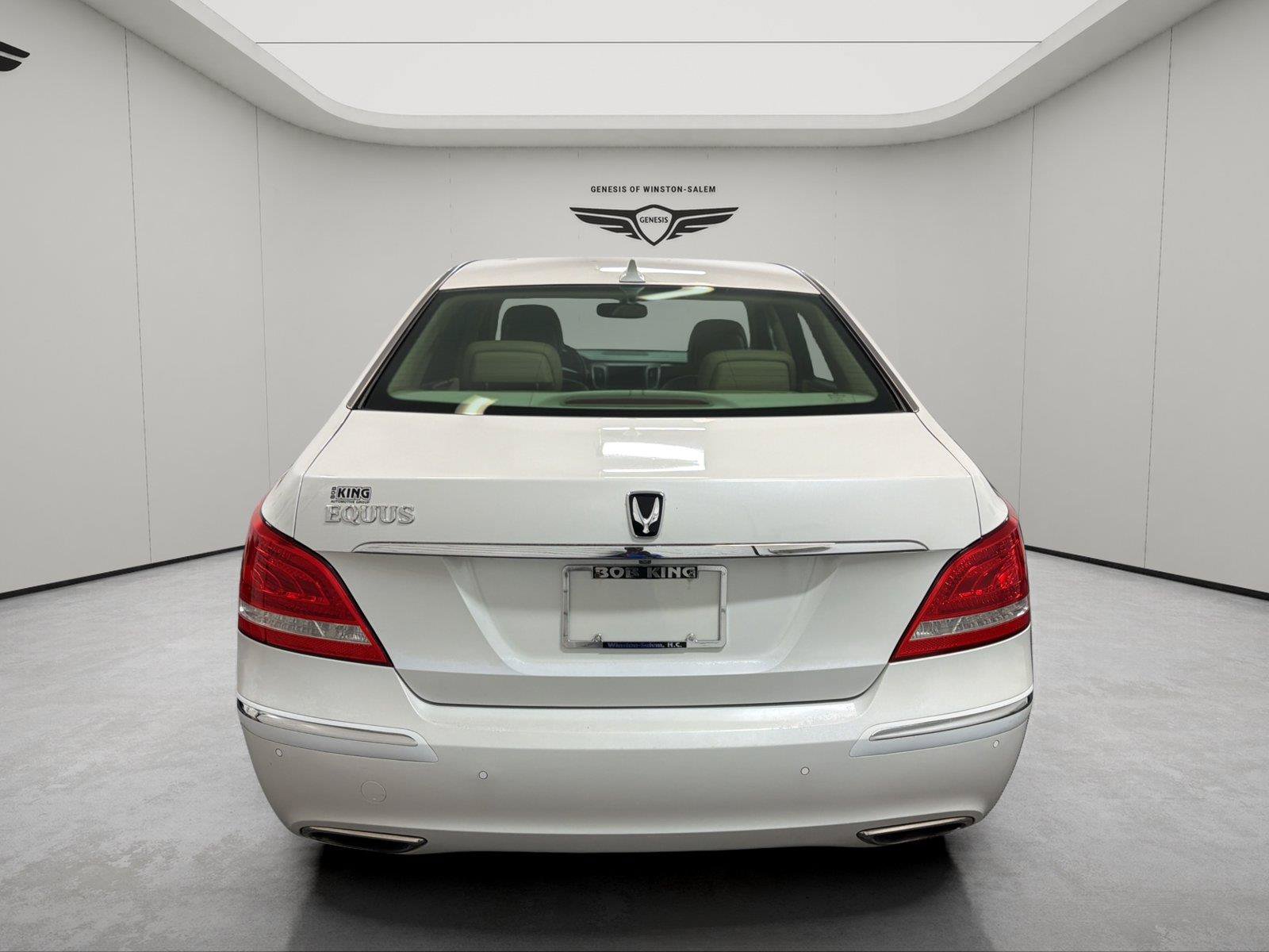 Used 2011 Hyundai Equus Ultimate RWD image 4