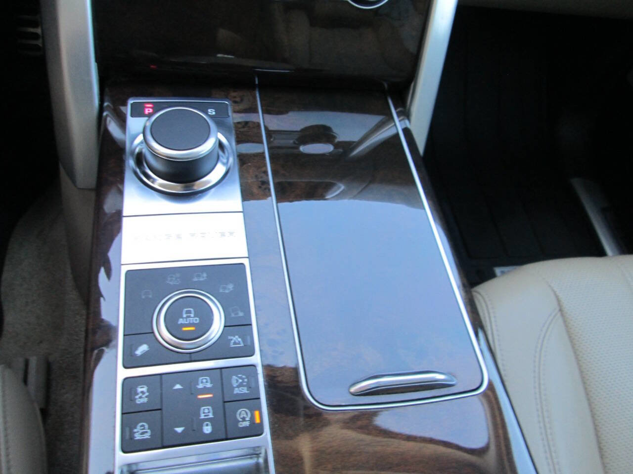 Used 2016 Land Rover Range Rover Long Wheelbase Supercharged image 13