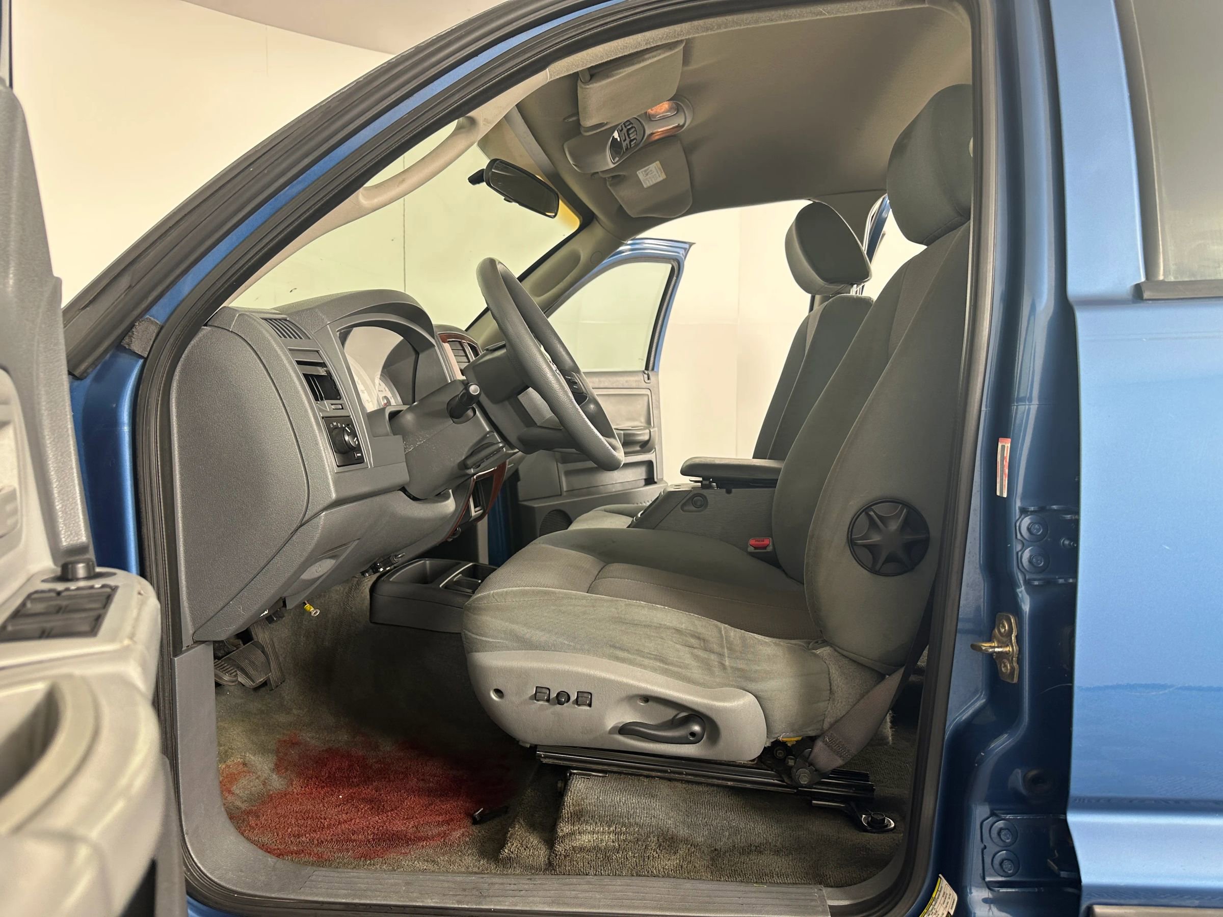 Used 2005 Dodge Dakota SLT image 21