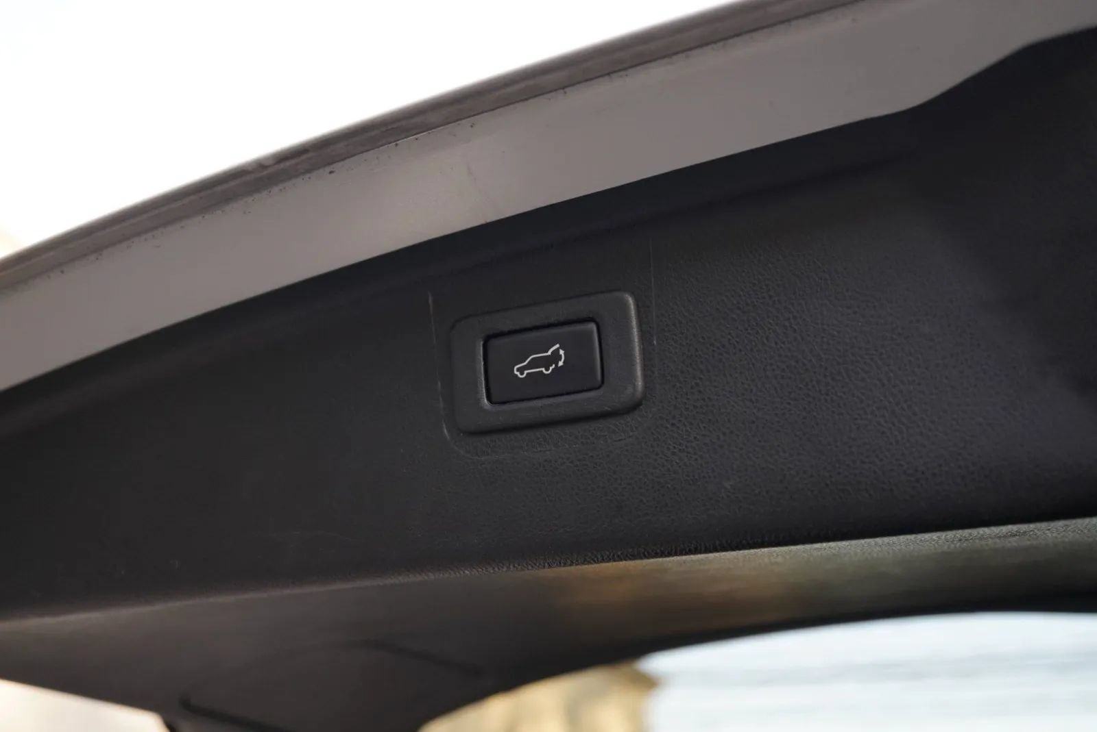 Used 2017 Subaru Outback 2.5i Touring AWD/4WD image 29