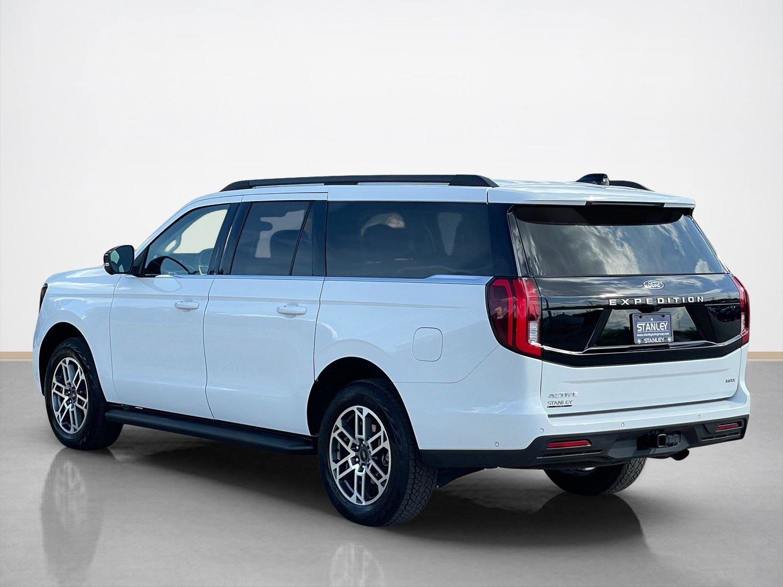 Used 2025 Ford Expedition Max Active AWD/4WD image 6