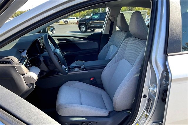 New 2026 Toyota Camry LE image 9