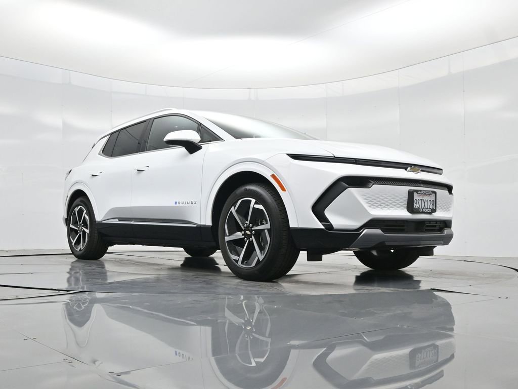 Used 2025 Chevrolet Equinox EV LT w/ Convenience Package image 44