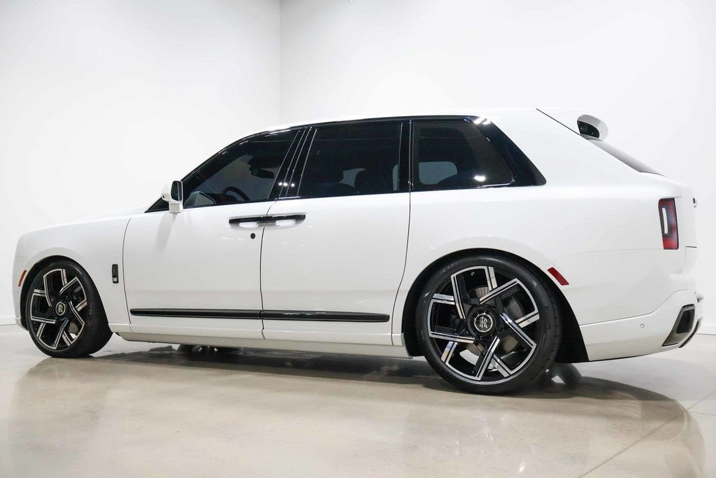 Used 2025 Rolls-Royce Cullinan Black Badge AWD/4WD image 13
