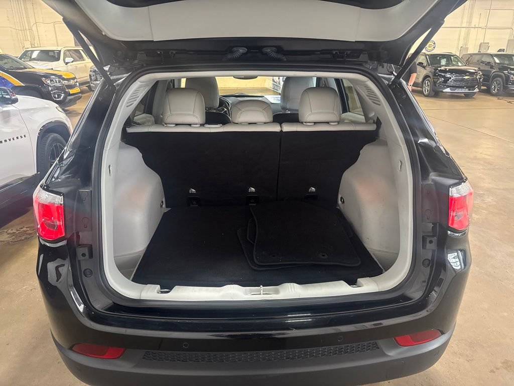 Used 2018 Jeep Compass Limited w/ Navigation Group AWD/4WD image 5