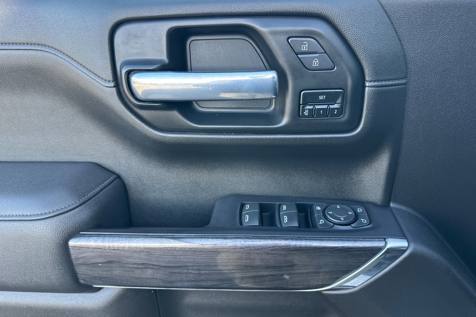 Used 2021 Chevrolet Silverado 1500 LTZ w/ LTZ Convenience Package II image 11