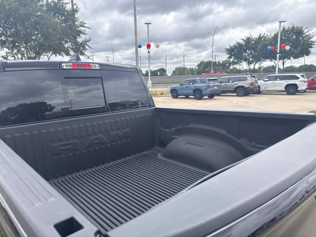 Used 2022 RAM 1500 2WD Crew Cab image 12