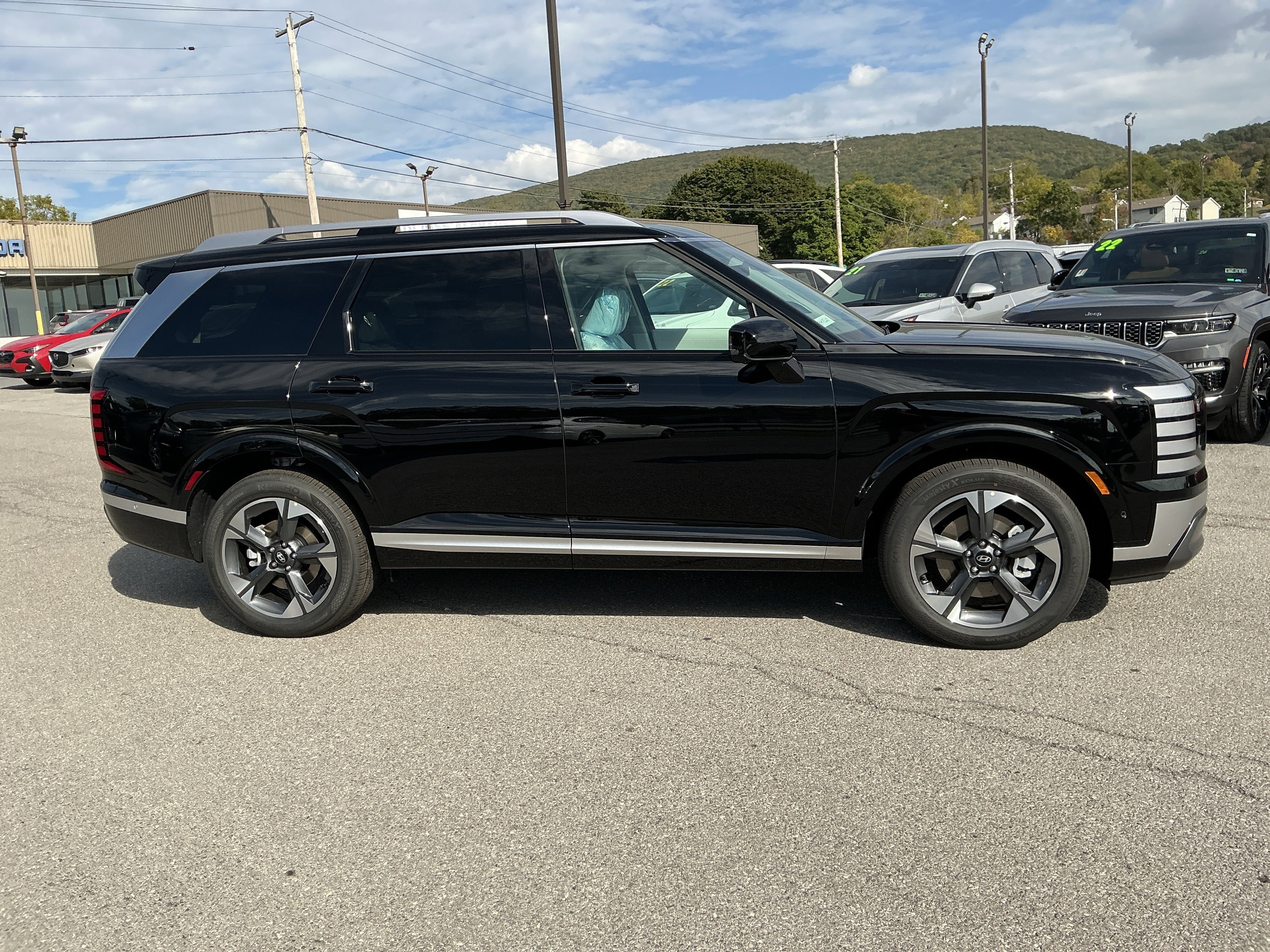 New 2026 Hyundai Palisade Limited image 2
