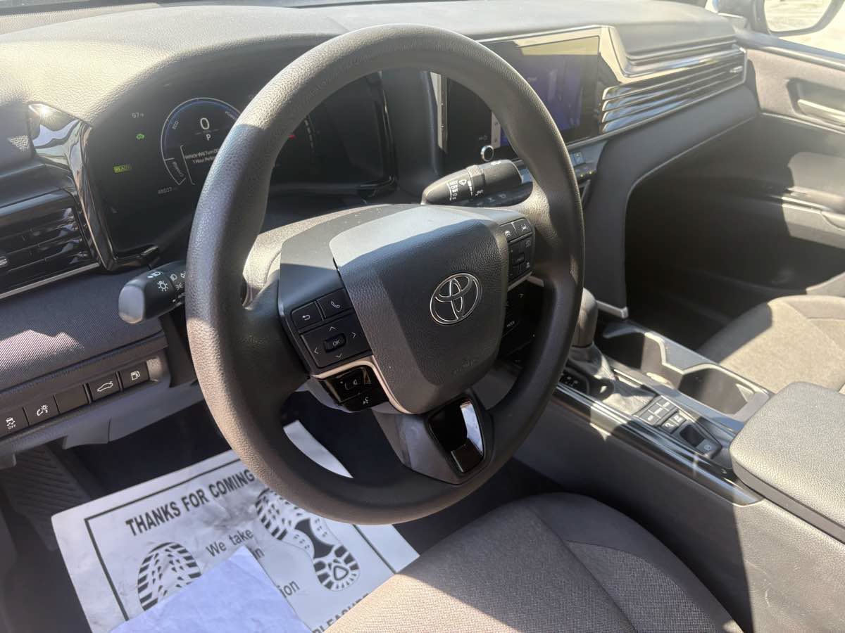 Used 2025 Toyota Camry LE FWD image 19