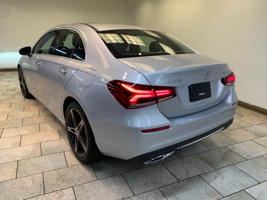 Used 2022 Mercedes-Benz A 220 4MATIC w/ Premium Package Lite image 10