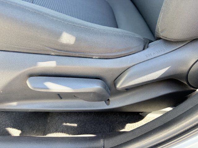 Used 2022 Toyota RAV4 LE AWD/4WD image 21