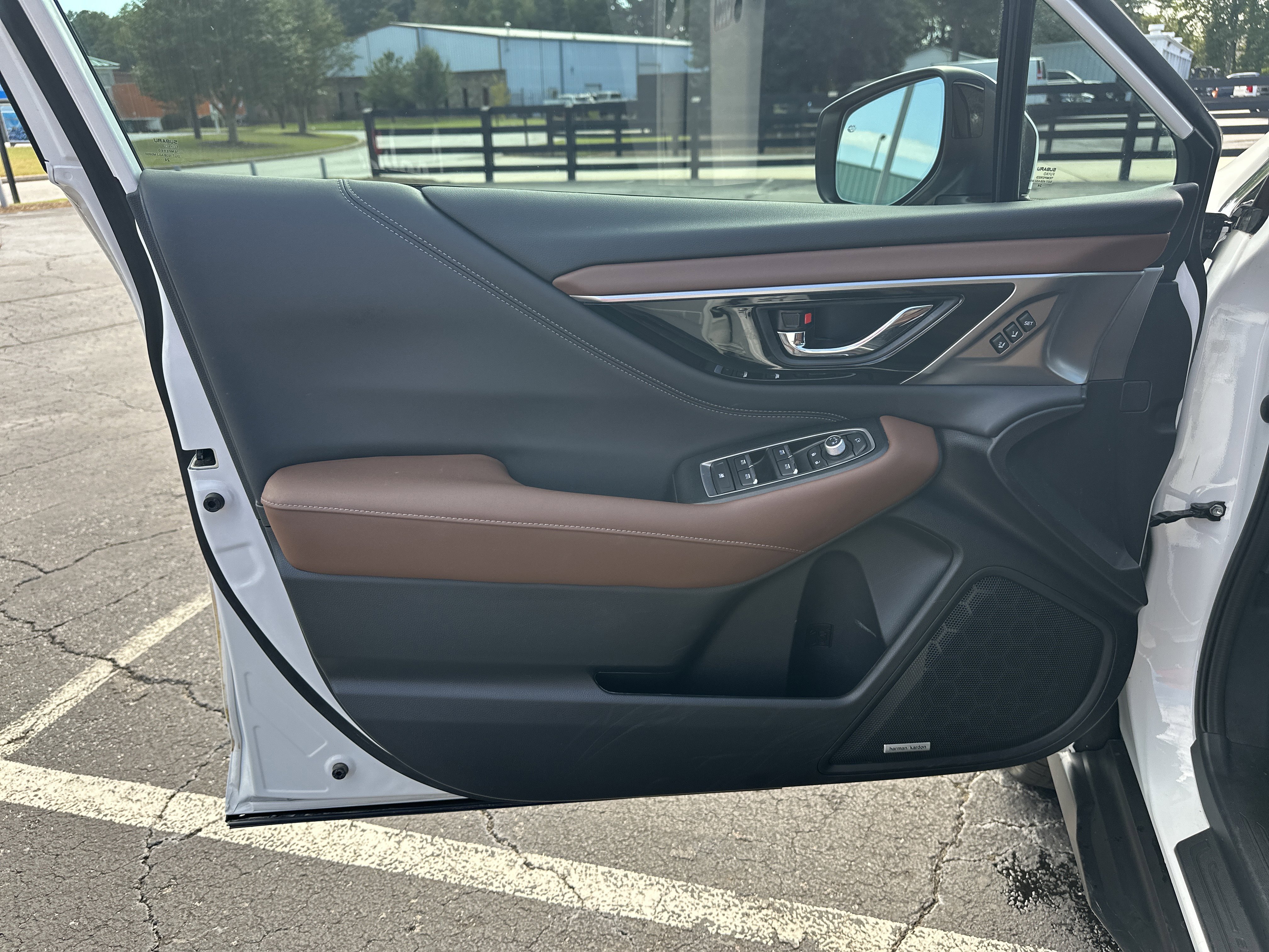 Used 2025 Subaru Outback Touring XT image 11