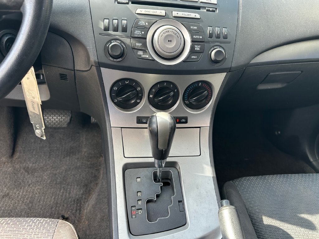 Used 2010 MAZDA MAZDA3 i Sport FWD image 18