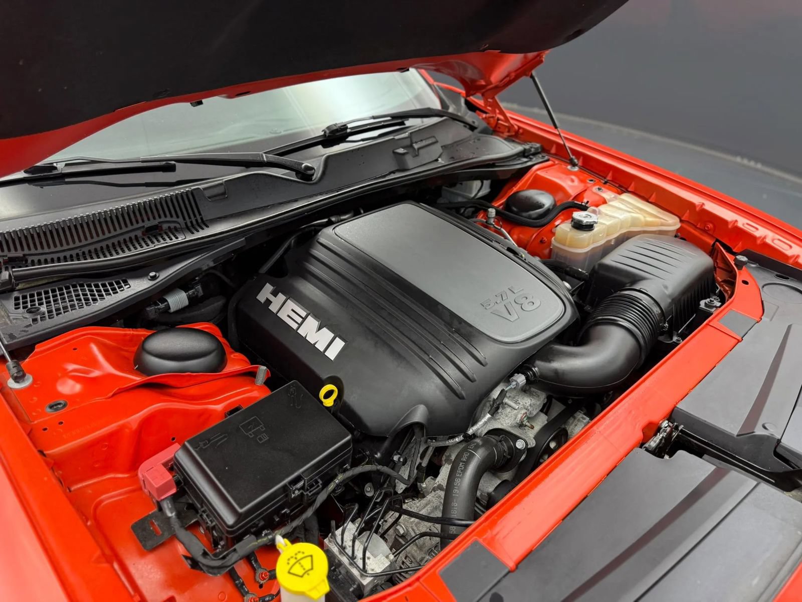Used 2018 Dodge Challenger R/T w/ Sound Group RWD image 17