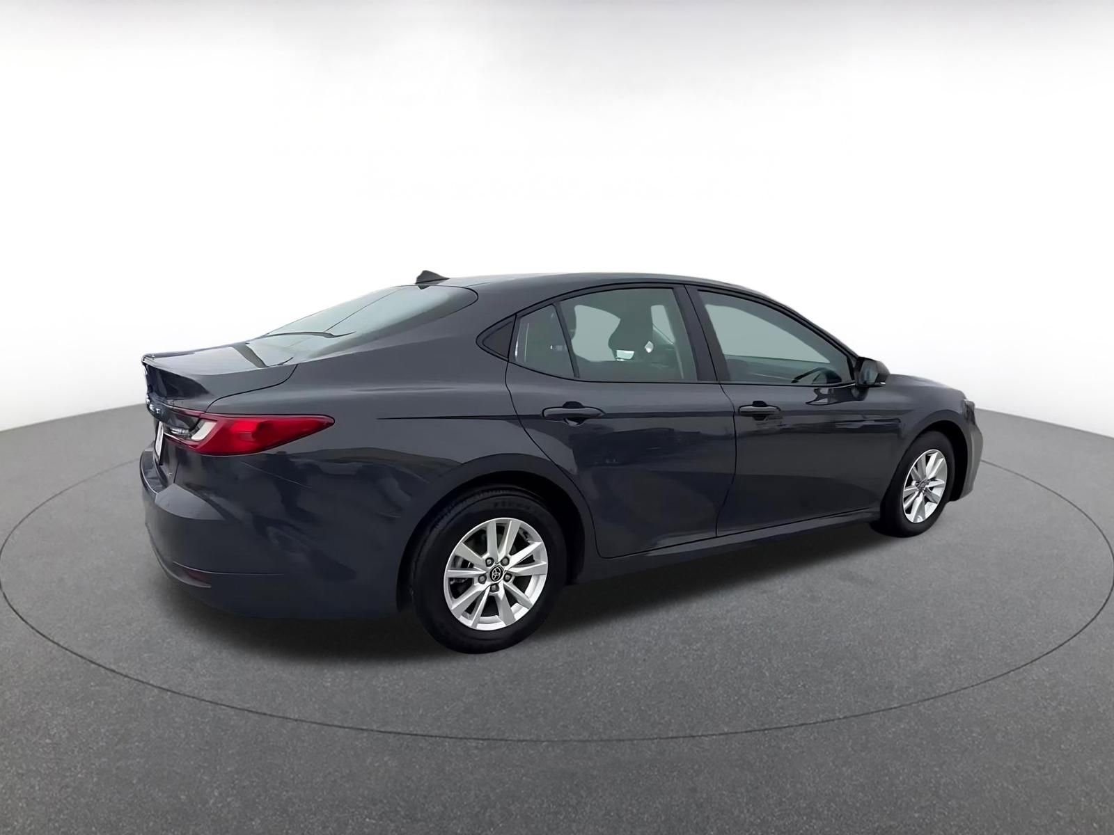 Used 2025 Toyota Camry LE image 14