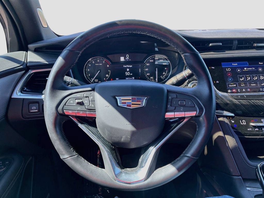 Used 2025 Cadillac XT6 Premium Luxury AWD/4WD image 11