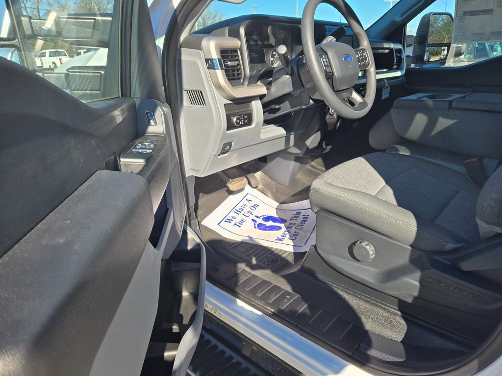 New 2025 Ford F450 XL w/ XL Chrome Package image 5