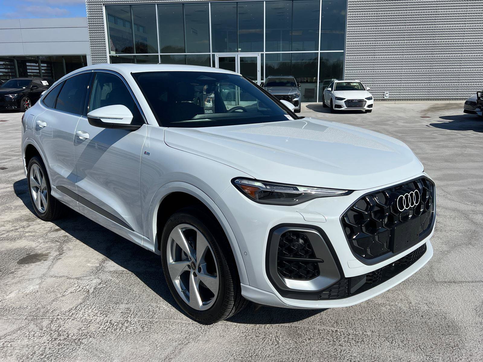 New 2025 Audi Q5 Premium Plus AWD/4WD image 3